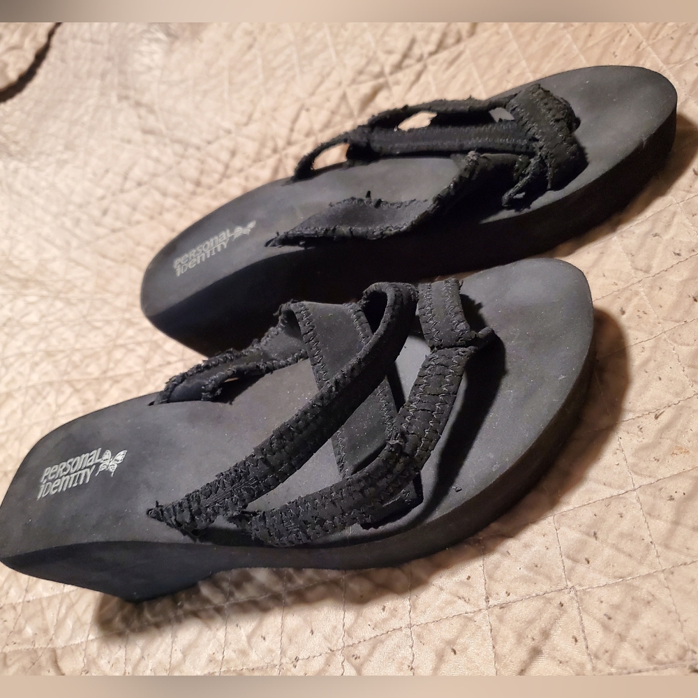 Personal Identity size 10 foam wedge toe wrap strappy sandals